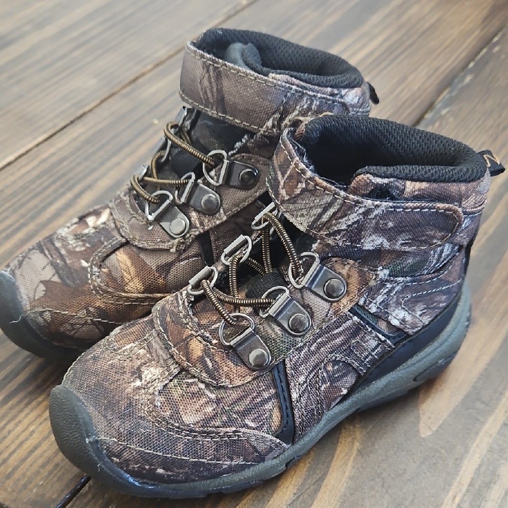 Ozark Trail Toddler Camo Hiking Boots Size 9
